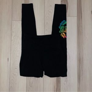 Black Women's Pink Leggings With ith Colorful Logo